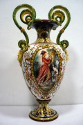 Ceramica di Faenza - anfora con dama, stile raffaellesco
