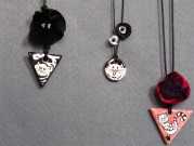 gatti e gattina collane in ceramica