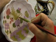 piccoli pennelli sulla maiolica: decorazione a Garofano decoro Garofano