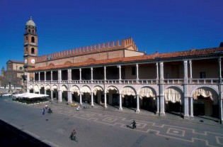 Faenza - Piazza del Popolo Faenza - Piazza del Popolo