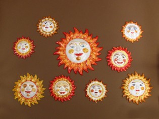Soli in ceramica dipinti a mano Soli in ceramica dipinti a mano