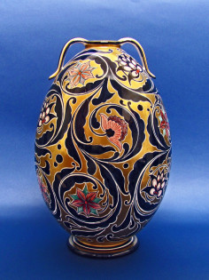 Vaso Liberty in ceramica dipinto a mano Vaso Liberty in ceramica dipinto a mano