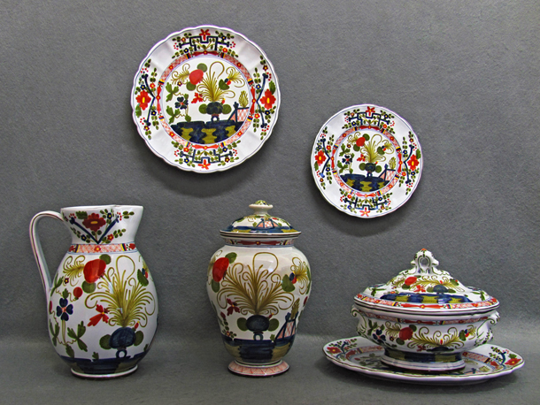 Ceramiche decorate a Garofano Ceramiche decorate a Garofano