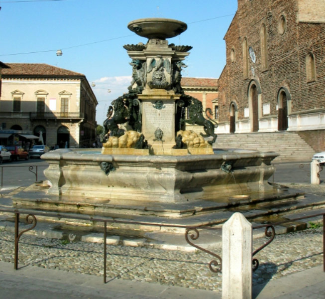 la Fontana Monumentale di Faenza