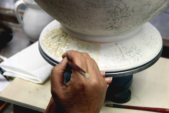 Maiolica di Faenza decorata alla Raffaellesca