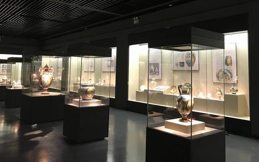 una sala del Museo Internazionale delle Ceramiche di Faenza (MIC)