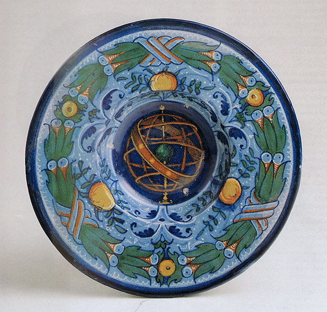 piatto in maiolica decorato in stile Berrettino, Faenza, 1530