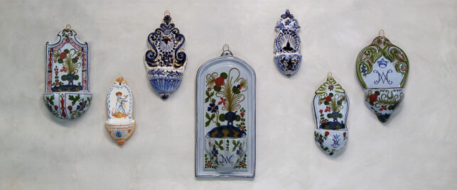 Acquasantiere decorate a Garofano, Compendiario, Melograno