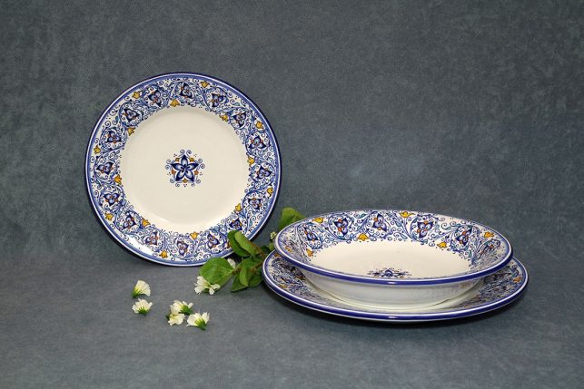 servizio piatti in ceramica decoro Palmetta