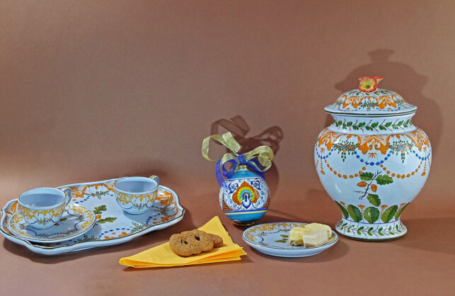Idee regalo con decorazione Ghianda, ceramica di faenza, regali di natale 2022