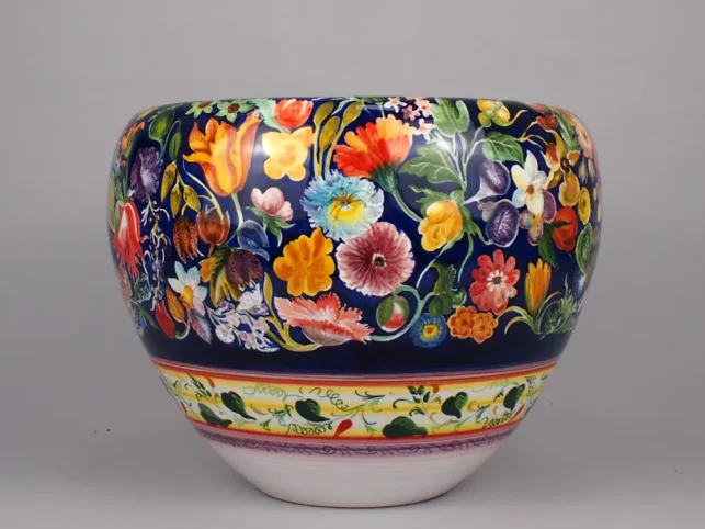 centrotavola in maiolica decorato a fiori, la vecchia faenza ceramiche